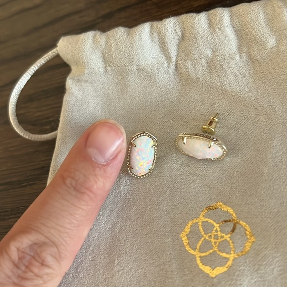 Kendra Scott Earrings - Picture 2 of 2